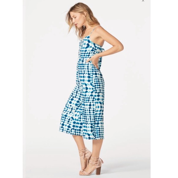 JustFab Culotte Jumpsuit in Blue Multi Print - Picture 4 of 8